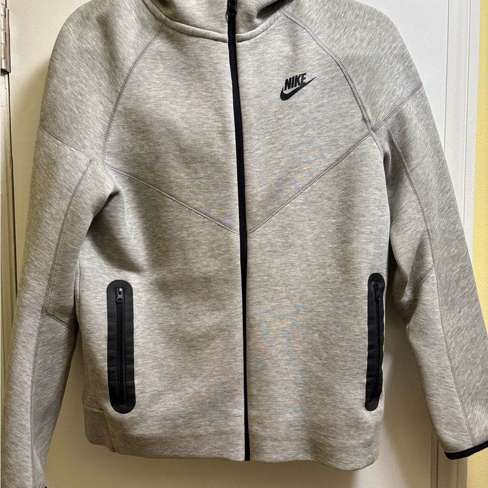 Nike Tech Gray Zip-Up (Youth XL)